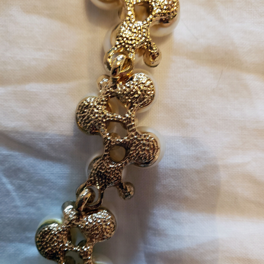 Faux Pearl and Rhinestone necklace - Picture 6 of 6